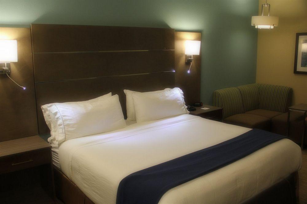 Holiday Inn Express And Suites Schulenburg By Ihg Ngoại thất bức ảnh